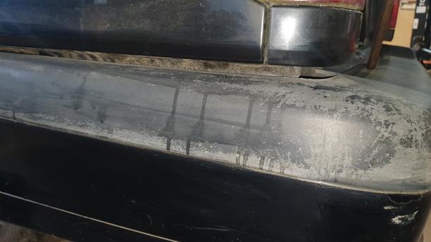 Foto: STOSSFÄNGER / STOßSTANGE HINTEN eines Volvo 850 2.0-10V Sport