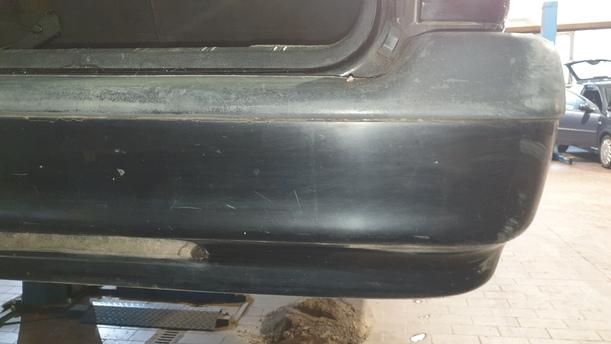 Foto: STOSSFÄNGER / STOßSTANGE HINTEN eines Volvo 850 2.0-10V Sport
