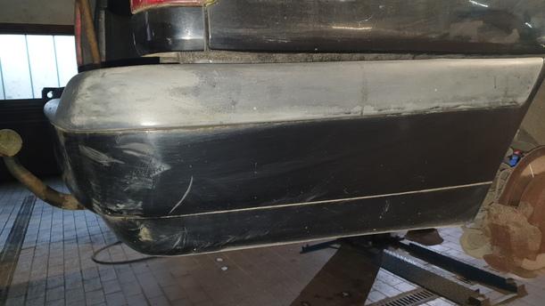 Foto: STOSSFÄNGER / STOßSTANGE HINTEN eines Volvo 850 2.0-10V Sport