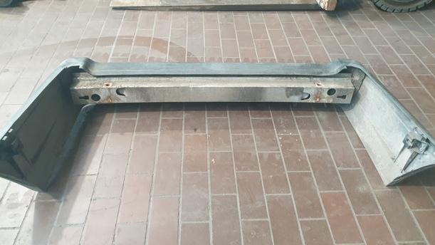 Foto: STOSSFÄNGER / STOßSTANGE HINTEN eines Volvo 850 2.0-10V Sport