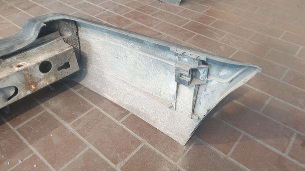 Foto: STOSSFÄNGER / STOßSTANGE HINTEN eines Volvo 850 2.0-10V Sport