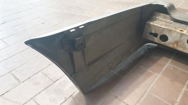 Foto: STOSSFÄNGER / STOßSTANGE HINTEN eines Volvo 850 2.0-10V Sport
