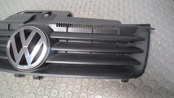 Foto: KÜHLERGRILL eines VW Polo 1.4 Sport