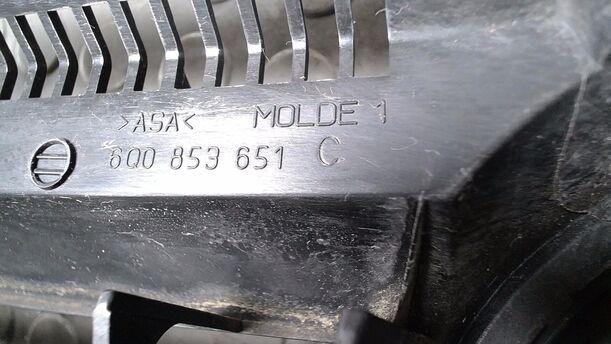 Foto: KÜHLERGRILL eines VW Polo 1.4 Sport
