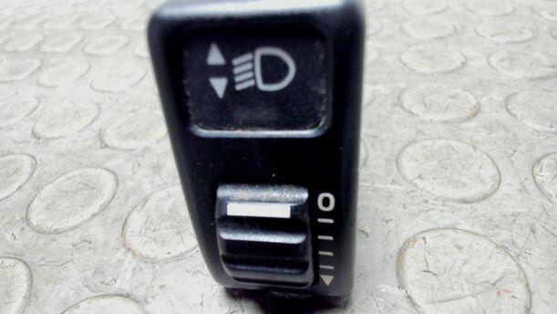 Foto: SCHALTER LEUCHTWEITENREGULIERUNG eines Volvo 850 2.0-10V Sport