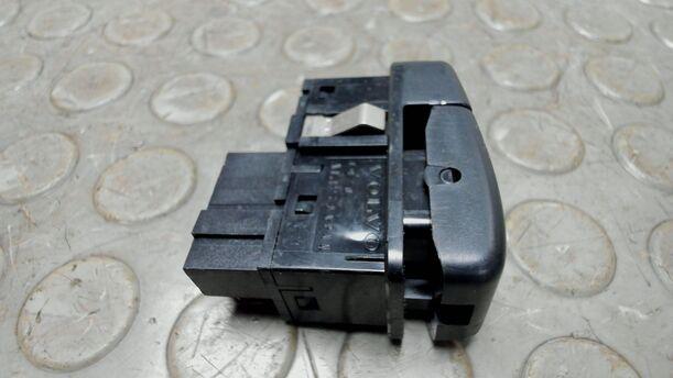Foto: SCHALTER NEBELSCHEINWERFER eines Volvo 850 2.0-10V Sport