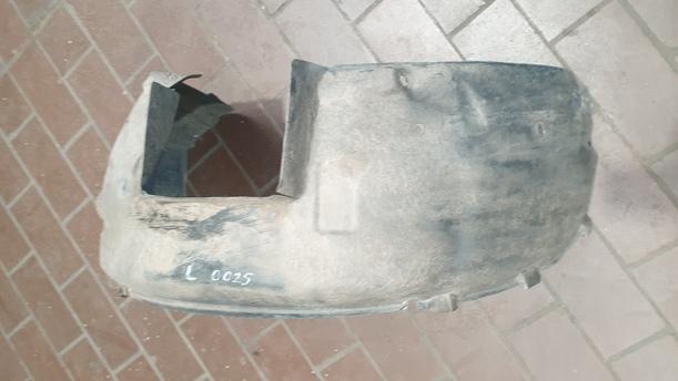 Foto: RADHAUSSCHALE/ INNENRADHAUS VORN LINKS eines Opel Meriva 1.6 16V Sport