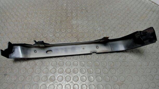 Foto: SCHEINWERFERLEISTE / BLENDE LINKS eines Volvo 850 2.0-10V Sport