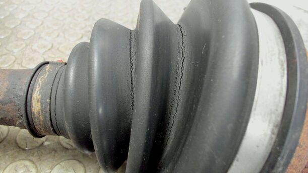 Foto: ANTRIEBSWELLE LINKS eines Volvo 850 2.0-10V Sport