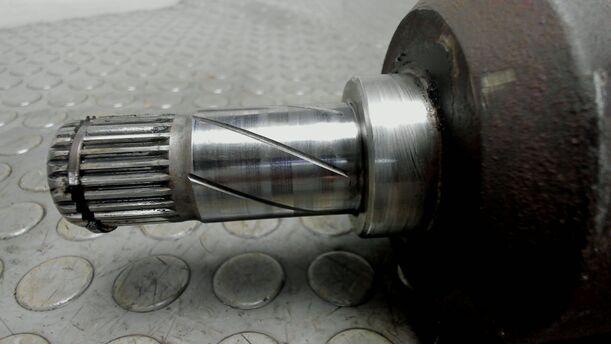 Foto: ANTRIEBSWELLE LINKS eines Volvo 850 2.0-10V Sport