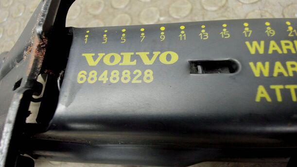 Foto: WAGENHEBER eines Volvo 850 2.0-10V Sport