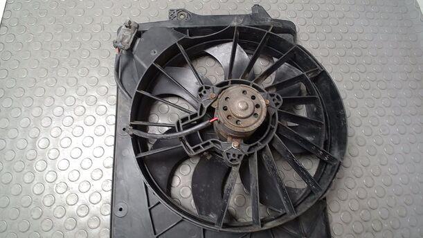 Foto: ELEKTROLÜFTER eines Opel Meriva 1.6 16V Sport