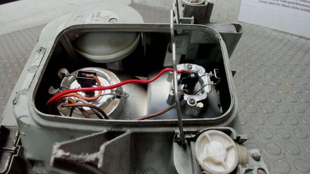 Foto: SCHEINWERFER RECHTS eines VW LT 35 SDI Sport