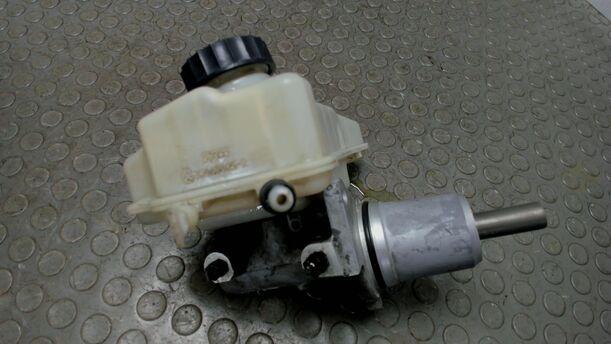 Foto: HAUPTBREMSZYLINDER eines VW LT 35 SDI Sport
