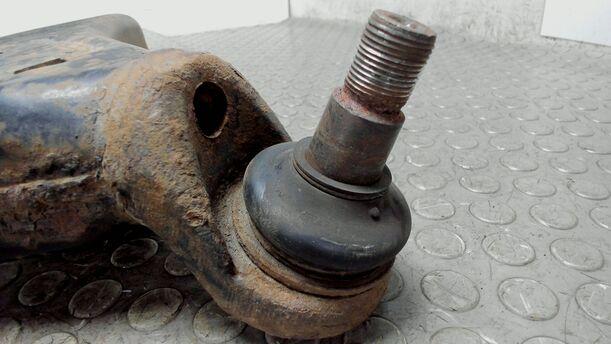 Foto: QUERLENKER VORNE LINKS eines VW LT 35 SDI Sport