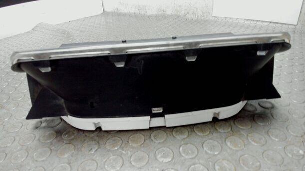 Foto: TACHOEINHEIT / KOMBIINSTRUMENT eines VW LT 35 SDI Sport