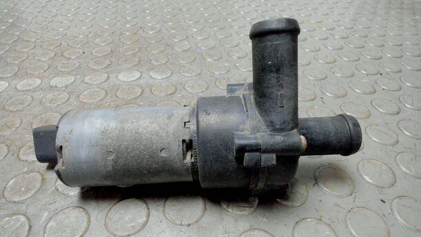 Foto: ZUSATZWASSERPUMPE ELEKTRISCH eines VW LT 35 SDI Sport