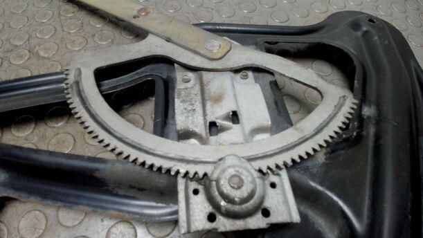 Foto: FENSTERHEBER VORNE LINKS MECHANISCH eines VW LT 35 SDI Sport