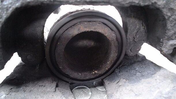 Foto: BREMSSATTEL VORN LINKS ( ATE ) eines Opel Meriva 1.6 16V Sport