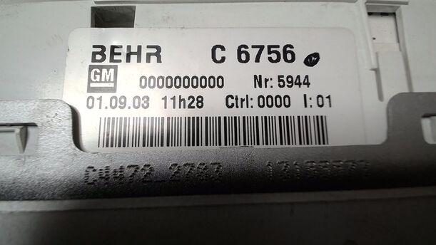 Foto: HEIZUNGSBETÄTIGUNG ( OHNE KLIMAANLAGE ) eines Opel Meriva 1.6 16V Sport