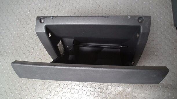 Foto: HANDSCHUHFACH eines Opel Meriva 1.6 16V Sport