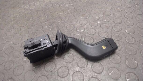 Foto: BLINKSCHALTER / KOMBISCHALTER eines Opel Meriva 1.6 16V Sport