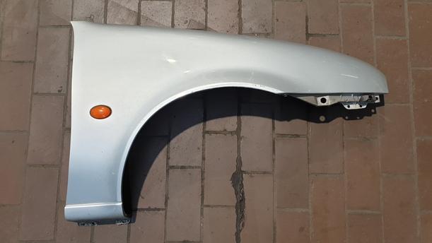 Foto: KOTFLÜGEL RECHTS ( VOR FACELIFT ) eines Ford Fiesta Sport