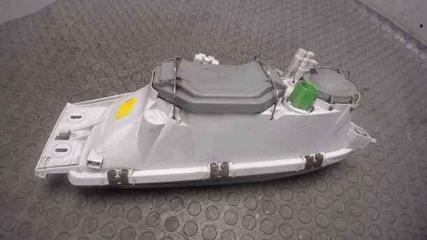 Foto: SCHEINWERFER RECHTS ( VOR FACELIFT ) eines Ford Fiesta Sport