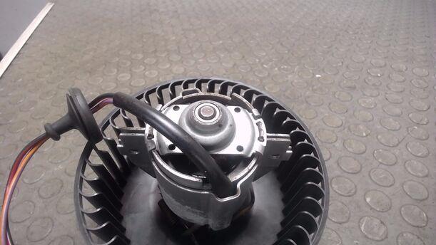 Foto: HEIZUNGSGEBLÄSE eines Ford Fiesta Sport