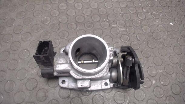 Foto: DROSSELKLAPPENSTUTZEN / DROSSELKLAPPE eines Ford Fiesta Sport
