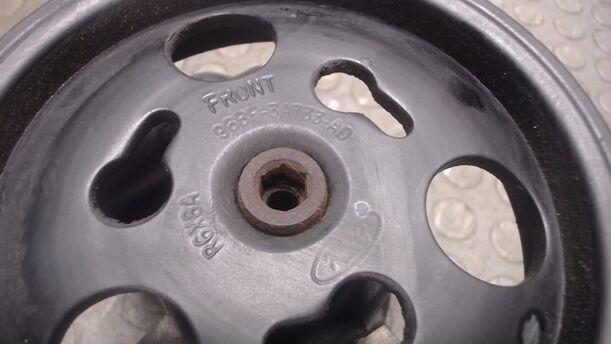 Foto: PUMPE SERVOLENKUNG / SERVOPUMPE eines Ford Fiesta Sport