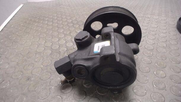 Foto: PUMPE SERVOLENKUNG / SERVOPUMPE eines Ford Fiesta Sport