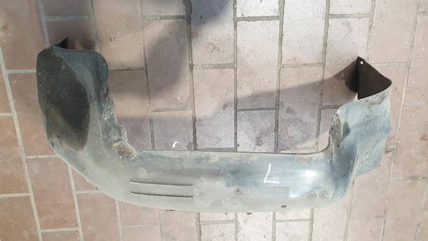 Foto: RADHAUSSCHALE / INNENKOTFLÜGEL LINKS eines VW Passat Variant 1.8 Sport