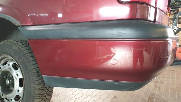 Foto: STOSSFÄNGER / STOßSTANGE HINTEN eines VW Passat Variant 1.8 Sport