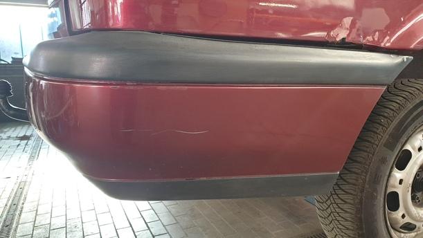 Foto: STOSSFÄNGER / STOßSTANGE HINTEN eines VW Passat Variant 1.8 Sport