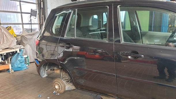 Foto: TÜR HINTEN LINKS eines Mazda 2 1.25l Sport