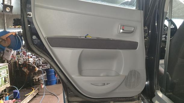 Foto: TÜR HINTEN LINKS eines Mazda 2 1.25l Sport