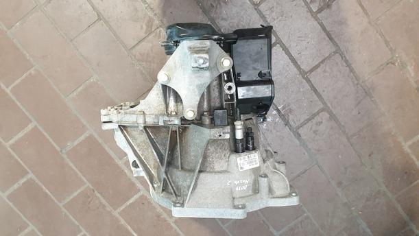 Foto: SCHALTGETRIEBE 5-GANG eines Mazda 2 1.25l Sport