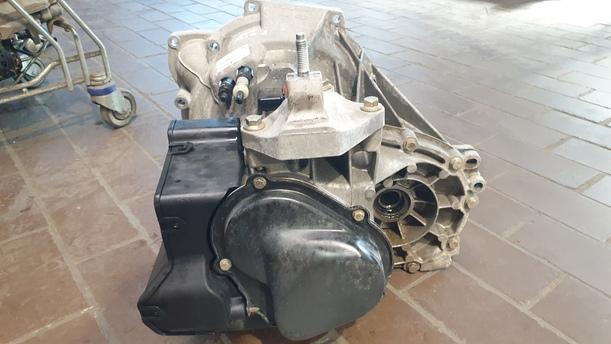 Foto: SCHALTGETRIEBE 5-GANG eines Mazda 2 1.25l Sport