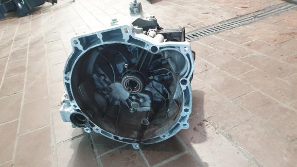 Foto: SCHALTGETRIEBE 5-GANG eines Mazda 2 1.25l Sport