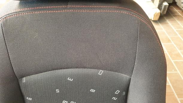 Foto: SITZ VORN LINKS + VORN RECHTS eines Mazda 2 1.25l Sport