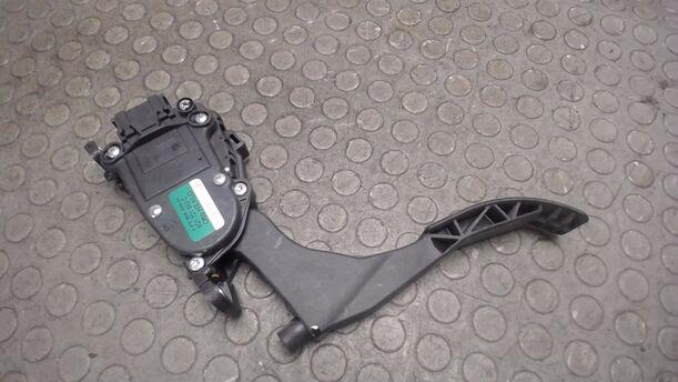 Foto: GASPEDAL ( SCHALTGETRIEBE ) eines VW Polo 1.2 Sport