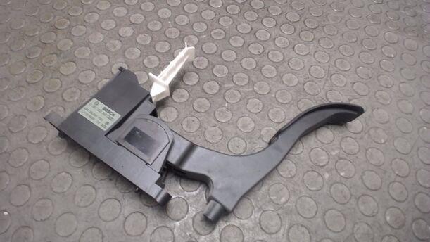 Foto: GASPEDAL ( NEUWERTIG ) eines VW Golf Variant 1.9 TDI Sport