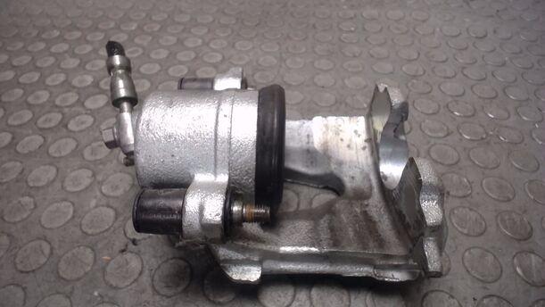 Foto: BREMSSATTEL VORNE RECHTS ( NEUWERTIG ) eines VW Golf Variant 1.9 TDI Sport