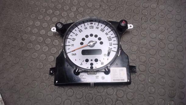 Foto: TACHOEINHEIT / KOMBIINSTRUMENT eines Mini (BMW) Mini Sport