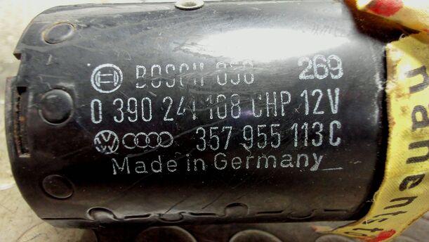 Foto: SCHEIBENWISCHERMOTOR eines VW Passat Variant 1.8 Sport