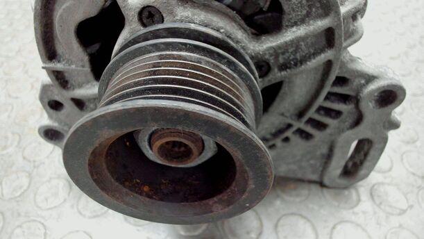 Foto: LICHTMASCHINE / GENERATOR eines VW Passat Variant 1.8 Stylance