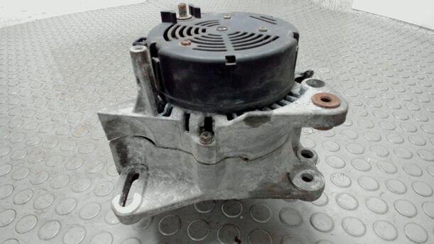 Foto: LICHTMASCHINE / GENERATOR eines VW Passat Variant 1.8 Stylance