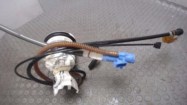 Foto: KRAFTSTOFFPUMPE / ZUSATZPUMPE eines Mini (BMW) Mini Stylance