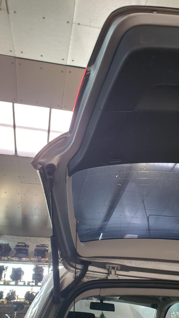 Foto: HECKKLAPPE / HECKDECKEL ( LIMOUSINE ) eines VW Golf 1.9 TDI Stylance